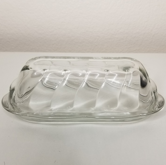 Anchor Hocking Clear 1/4lb Covered Butter Dish Scallop Base Butter Keeper - Picture 10 of 10